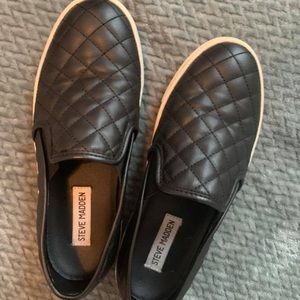 Black Steve Madden Tennis Shoes